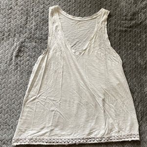 Lilly Pulitzer Sleeveless Racerback V-Neck Tank